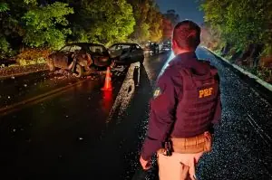 Mulher morre e duas pessoas ficam gravemente feridas em colisão frontal na BR-282, em Xaxim