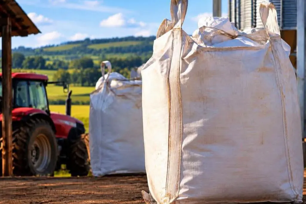 Agricultora de 31 anos morre após ser atingida por big bag em propriedade rural