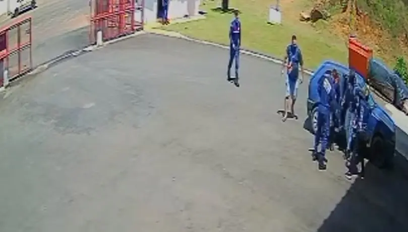 Bombeiros socorrem criança de 2 anos engasgada com pirulito, em Curitibanos