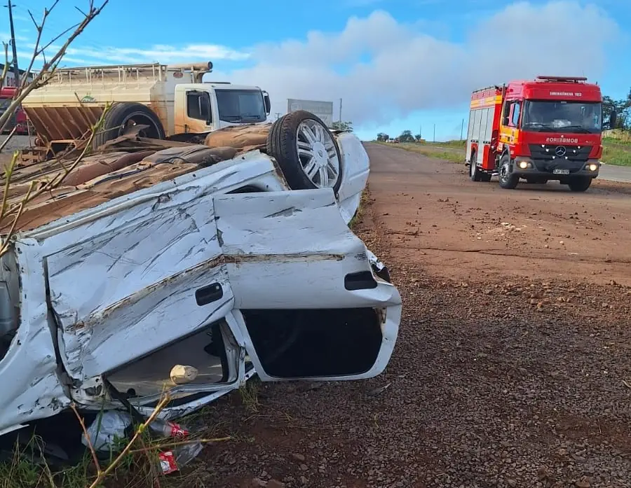 Acidente no Oeste: carro capota na BR-163 e deixa dois feridos