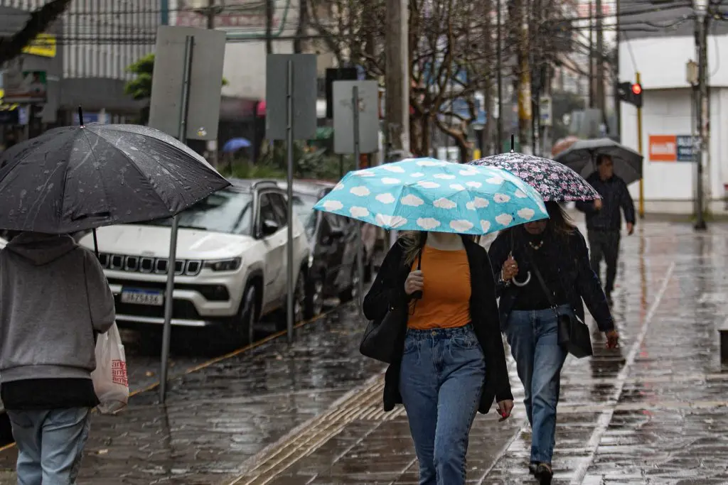 Quinta-feira será de céu encoberto, chuva e risco de temporais isolados no Meio-Oeste catarinense