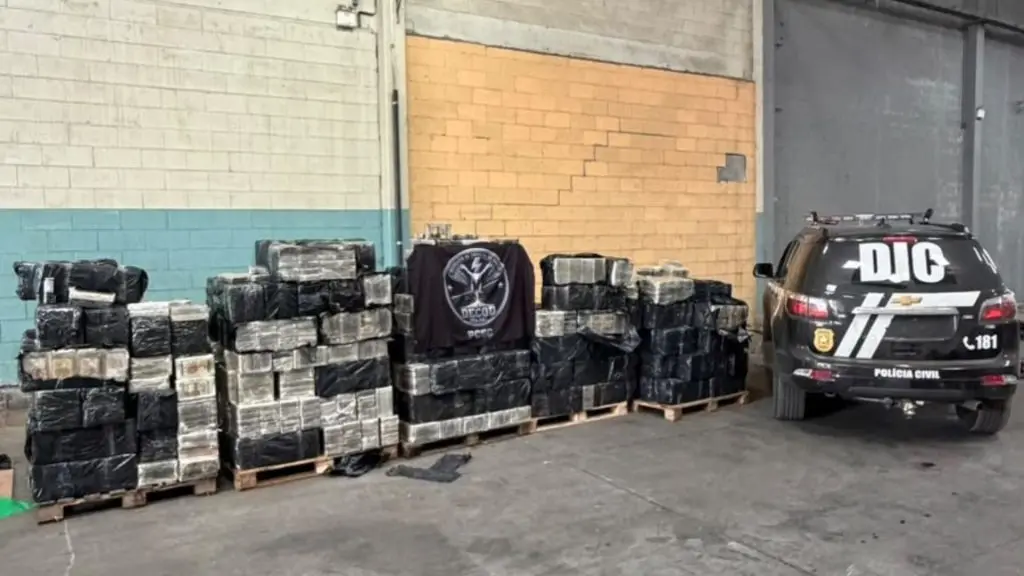 Polícia Civil apreende mais de 4,4 toneladas de cocaína em Santa Catarina; seis estrangeiros são presos