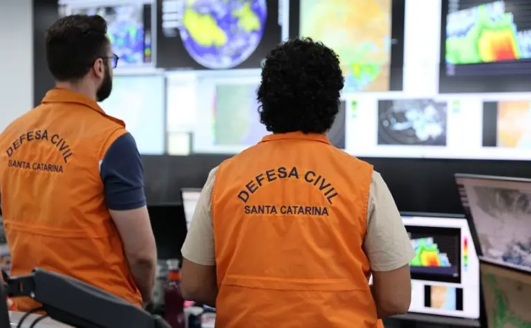 Levantamento aponta 15 casas destelhadas após temporal em Campos Novos
