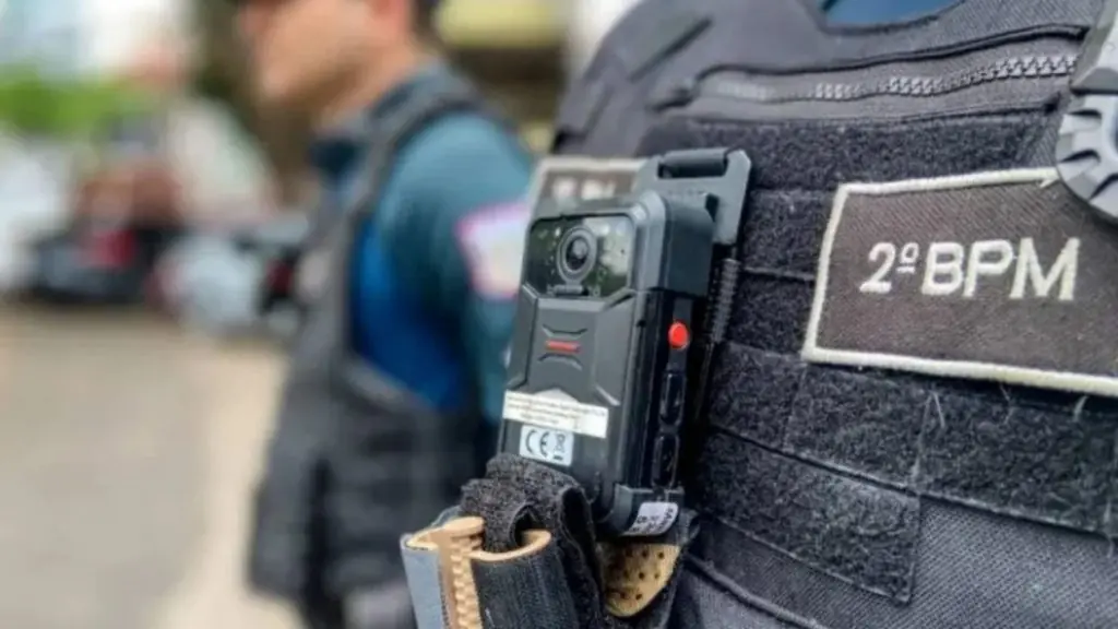 Quase metade das gravações de câmeras corporais da polícia de SC fica fora de processos judiciais, aponta pesquisa