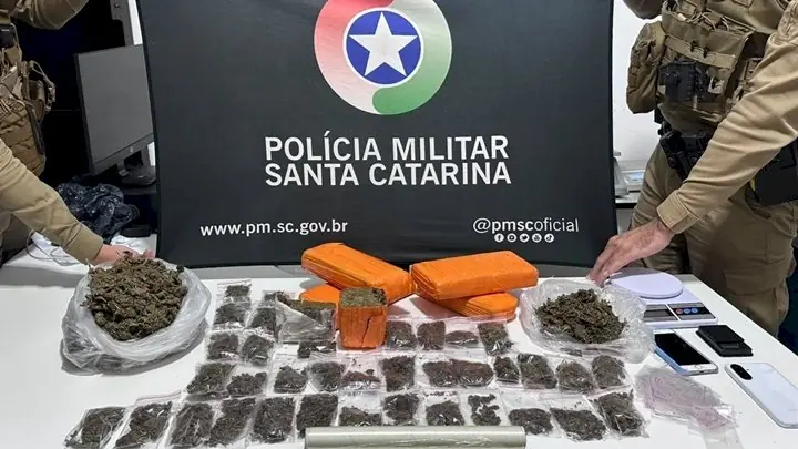 Polícia Militar apreende mais de 25 quilos de maconha e recupera moto furtada no Oeste de SC