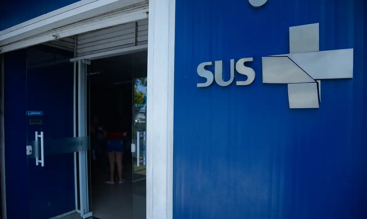 Vício em apostas online gera impacto anual de R$ 30,6 bilhões no SUS e corrida por atendimento público