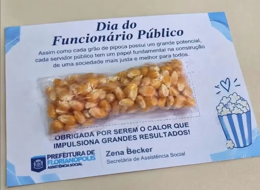 Prefeitura dá pacote de pipoca como presente pelo Dia do Servidor e gera polêmica em SC