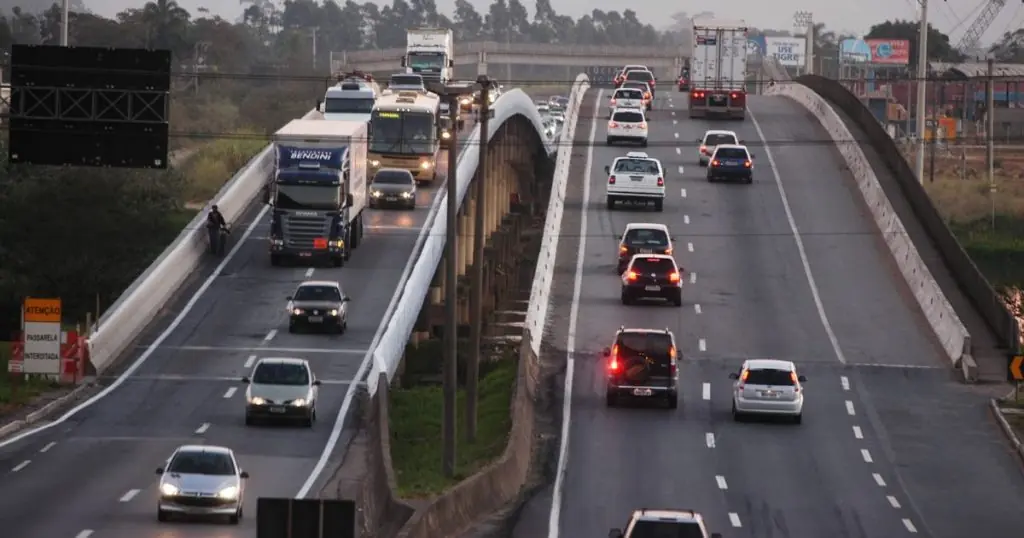 ‘Rota do perigo’: Rodovias federais com mais acidentes no Brasil cortam SC e tecnologia de IA é usada para reduzir riscos