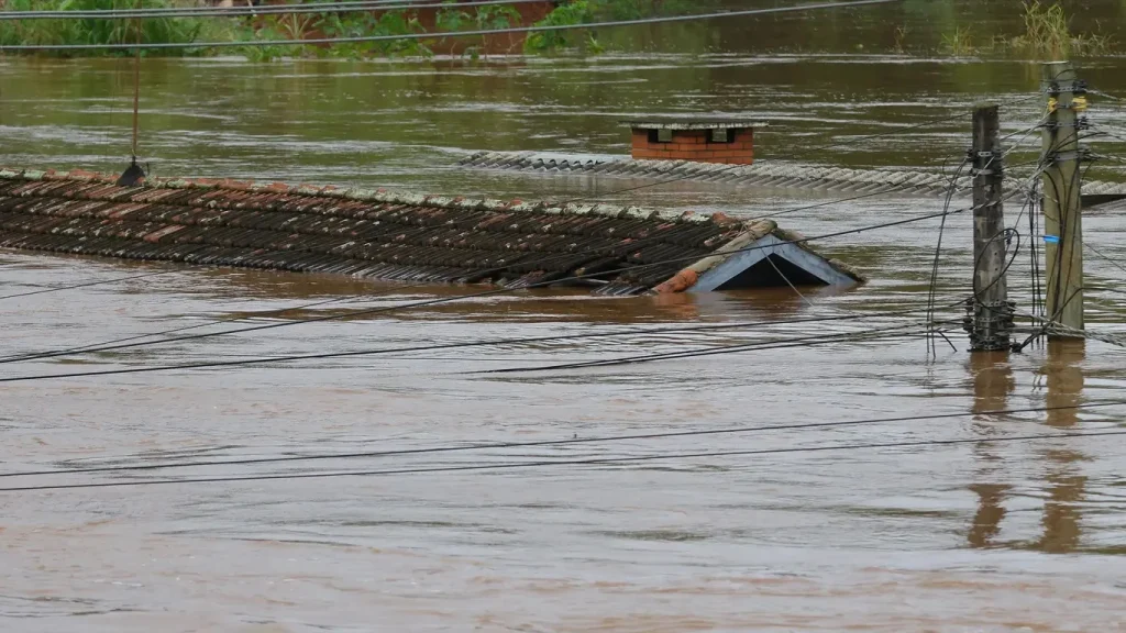 Primavera sob efeito de El Niño histórico traz risco de chuva extrema, tempestades e graves enchentes em Santa Catarina e no Sul