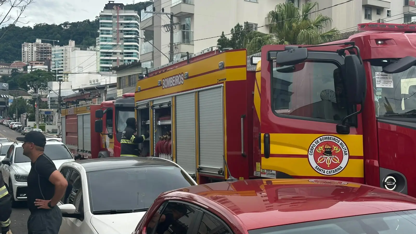 Princípio de incêndio atinge apartamento na Rua Tiradentes, em Joaçaba; vizinhos controlaram as chamas com extintores