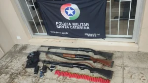 Três espingardas são apreendidas durante ação da Polícia Ambiental contra a caça ilegal na Serra Catarinense