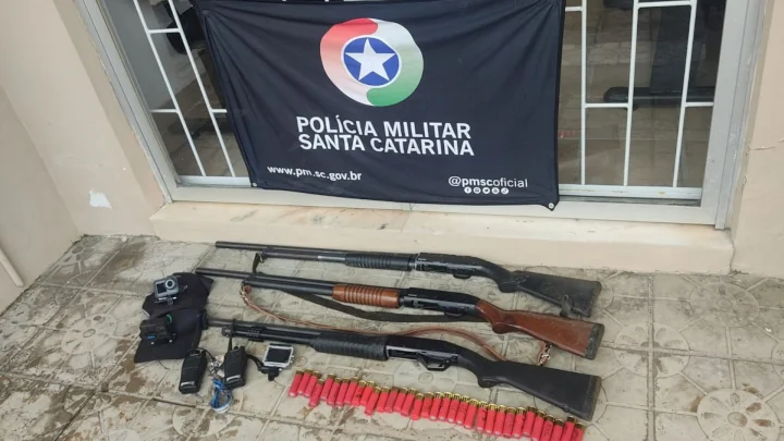 Três espingardas são apreendidas durante ação da Polícia Ambiental contra a caça ilegal na Serra Catarinense
