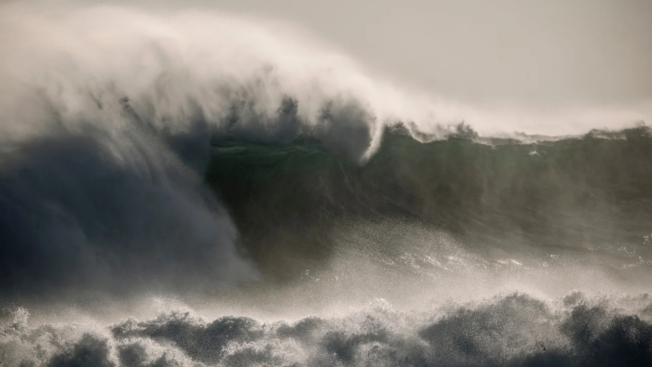 Tsunami meteorológico provoca alagamentos no Litoral Sul e semana terá mudança no tempo em Santa Catarina