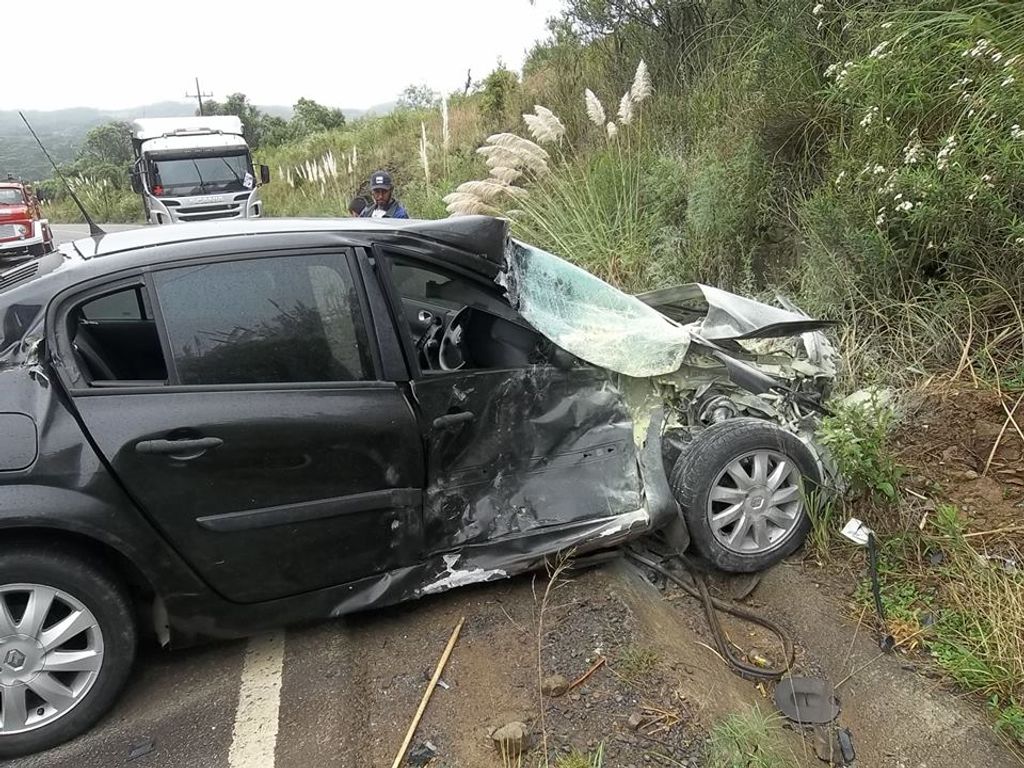 Acidente em Água Doce – Motorista de um Megane ficou ferido