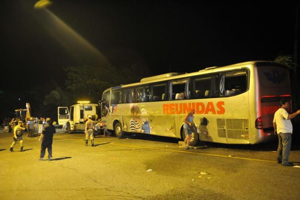 Moradores da região morrem em tragédia entre ônibus e caminhão