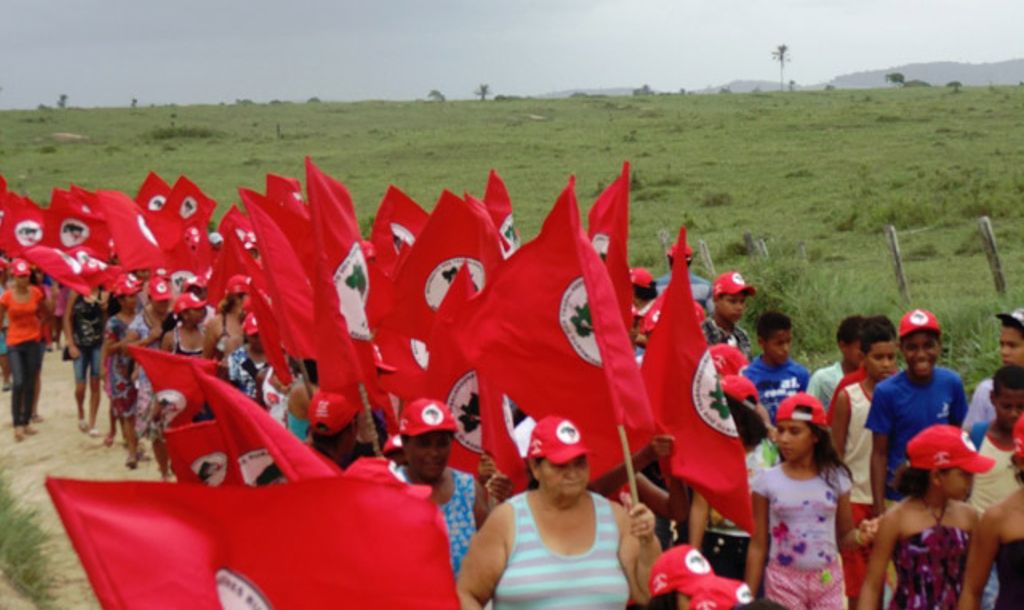 MST invade fazenda em Zortéa