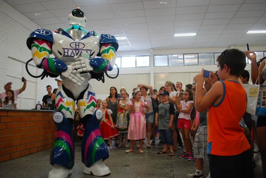 Carnaval infantil e feira reuniram bom público