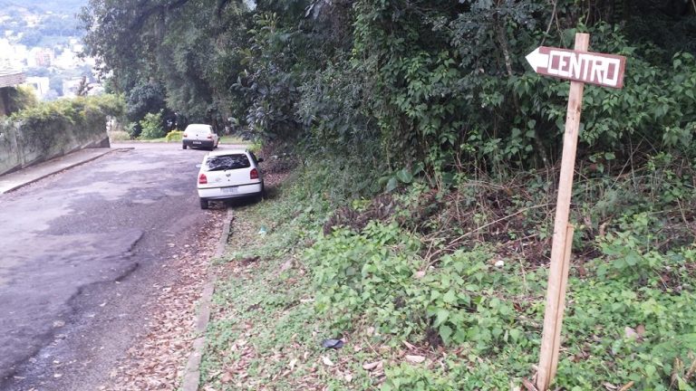 Buracos causam prejuízos a motoristas