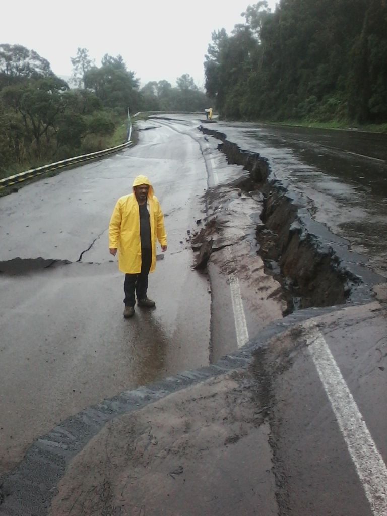 BR-153 está interditada em Vargem Bonita