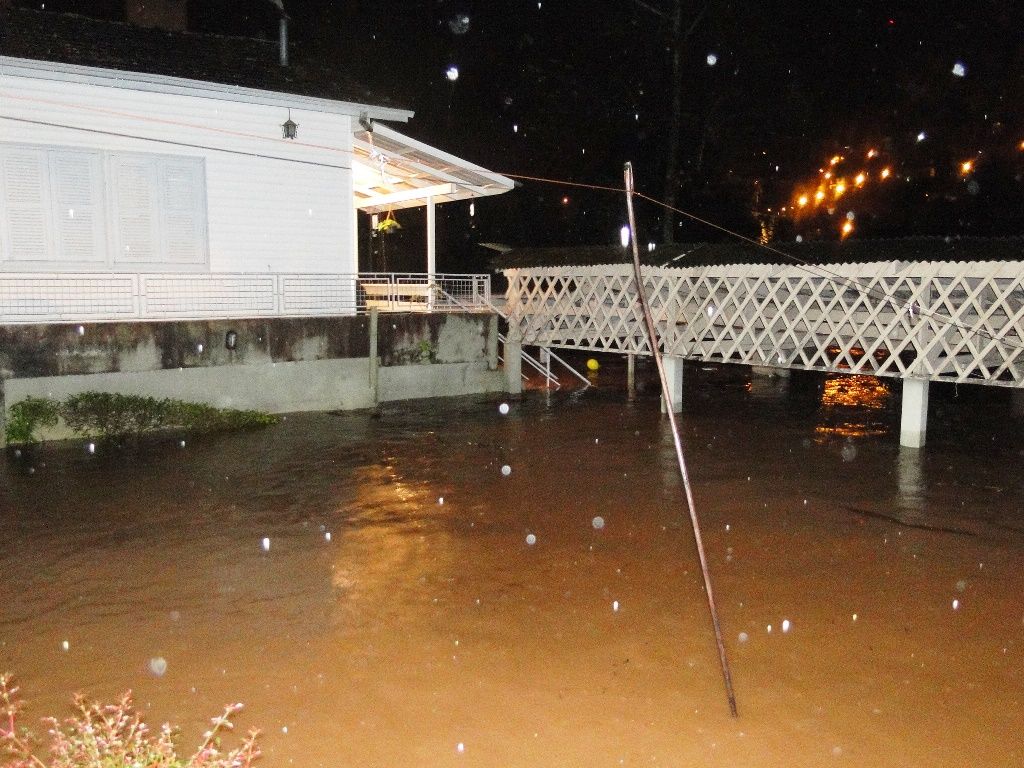 Rio do Peixe continuou subindo também na madrugada