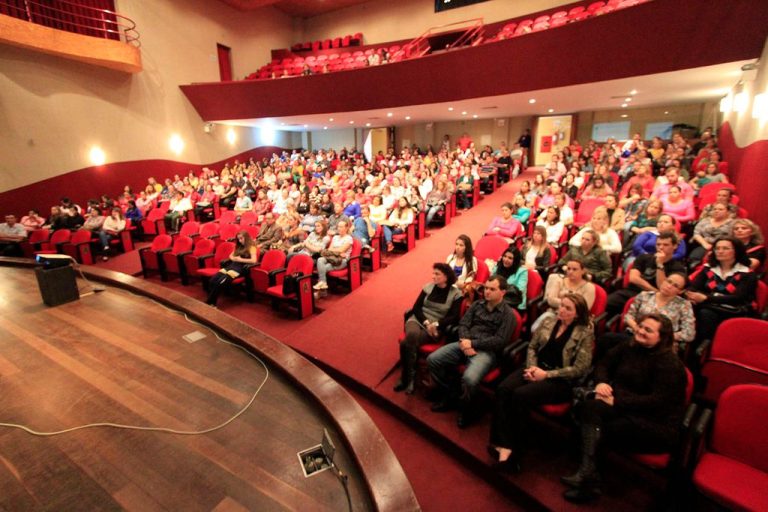 Evento marca o início da elaboração das Diretrizes Curriculares Municipais de Joaçaba