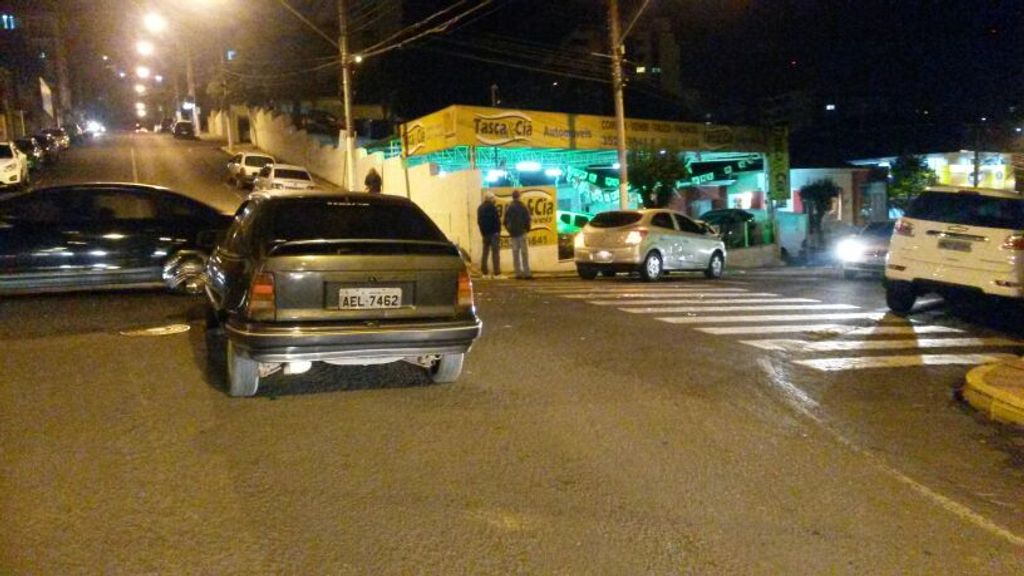 Motorista causa acidente e foge do local