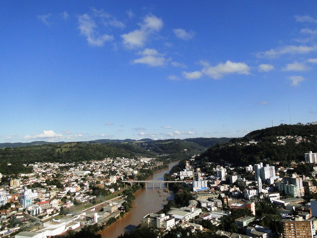 Sábado será de sol, mas domingo tem risco de temporal na região
