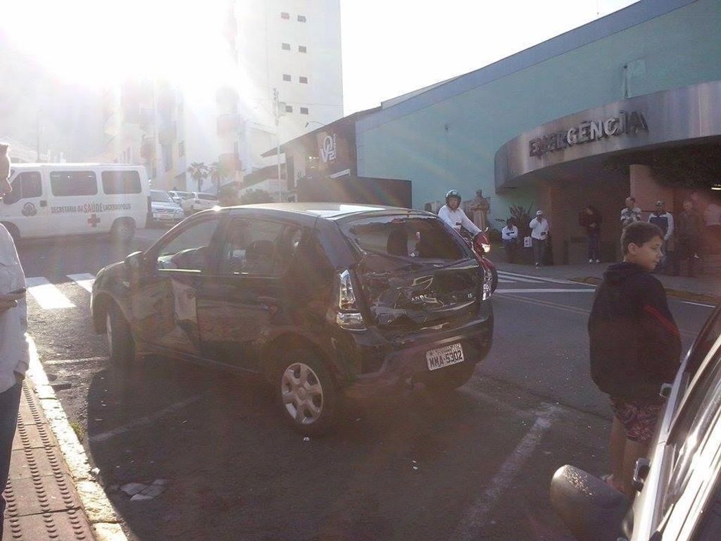 Acidente com danos materiais no centro