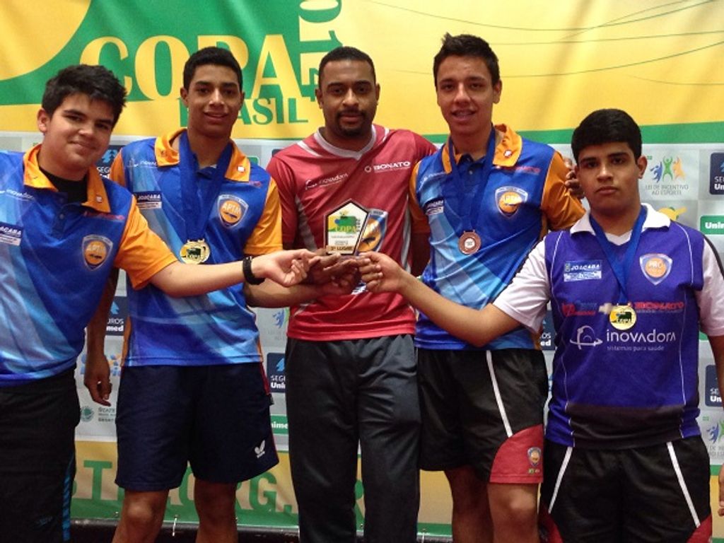 APTM surpreende em competição nacional de tênis de mesa