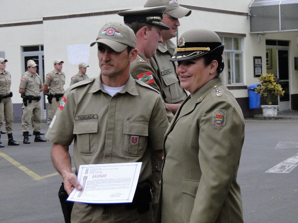 PM realiza promoções e homenagens no 26º BPM