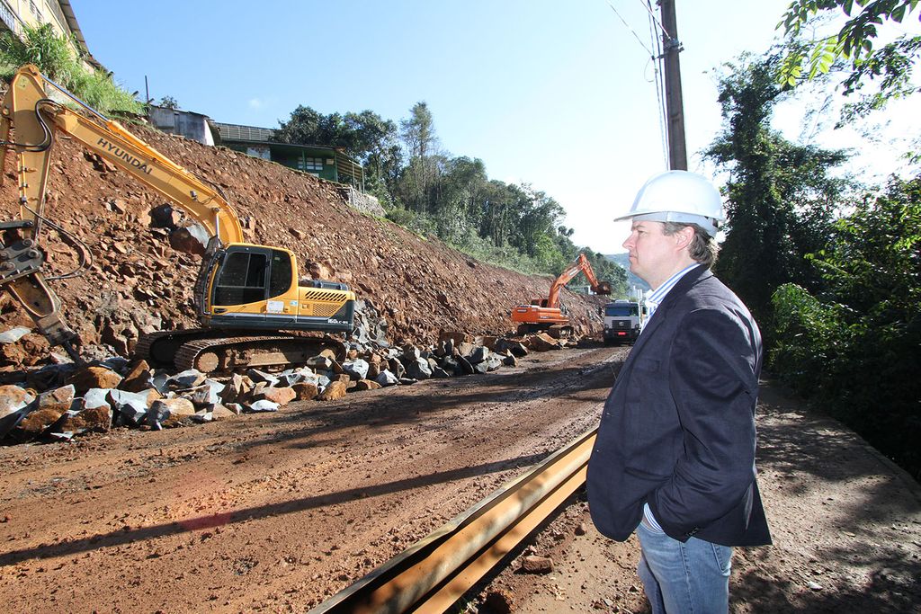 Prefeitura divulga cronograma de obras em andamento