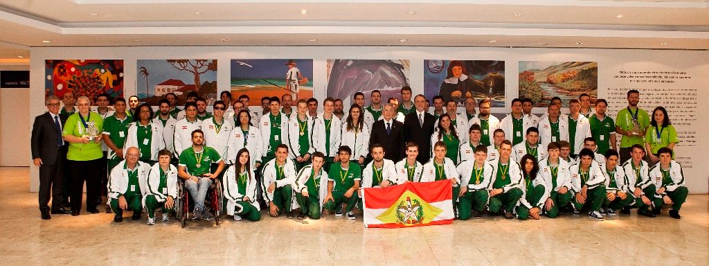 FIESC homenageia medalhistas na Olimpíada do Conhecimento