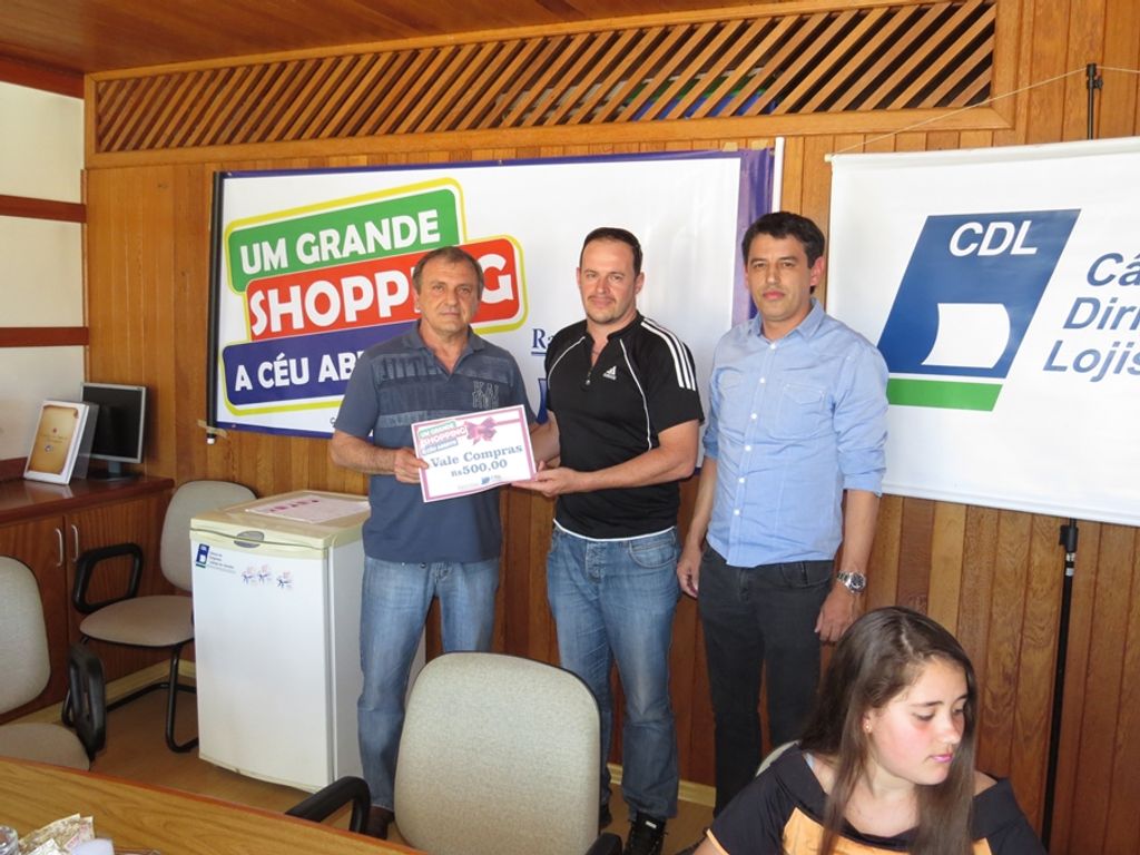 CDL entrega prêmios da promoção “Um Grande Shopping a Céu Aberto”