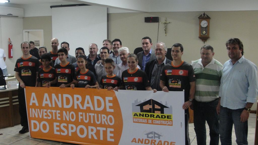 Atletas da AMOB são homenageados