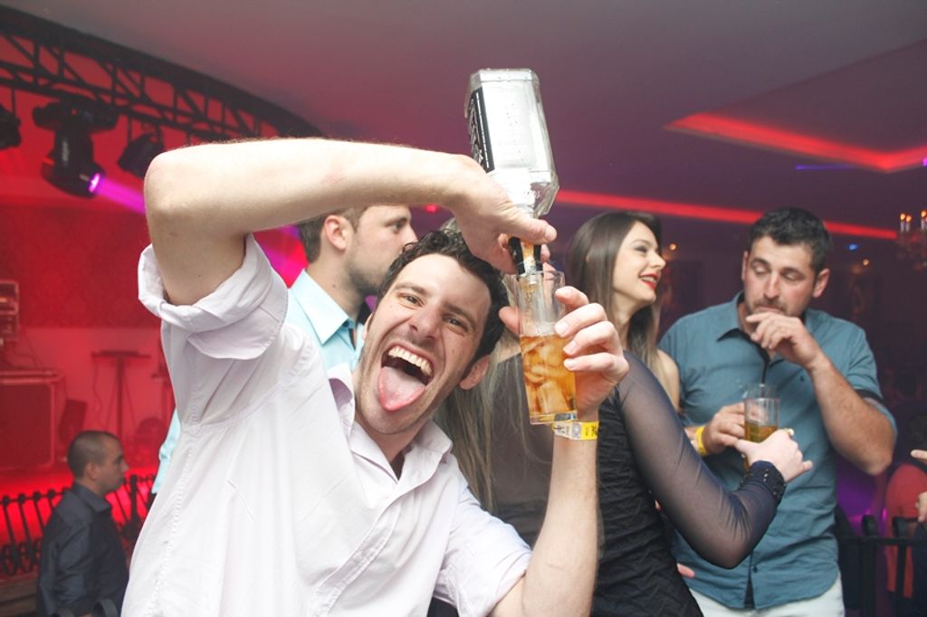 Beer Palace terá pagode na festa deste sábado em Treze Tílias