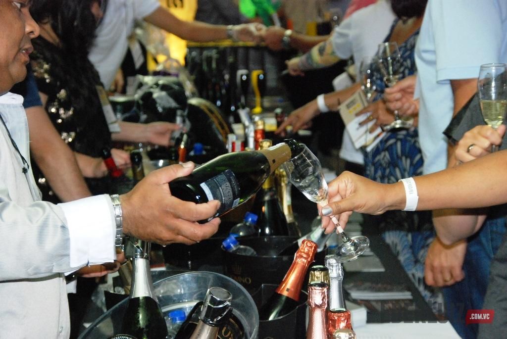 Coluna Brinda Brasil – 5 dicas para servir espumante em festas