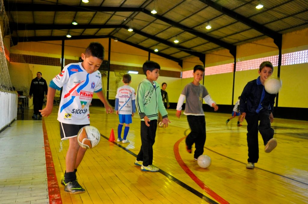 Herval d’ Oeste sedia campeonato regional de futsal para crianças e adolescentes