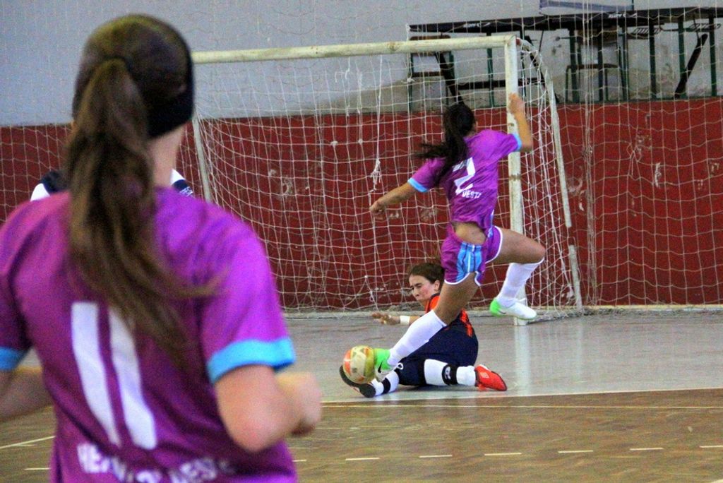 Futsal feminino de Herval está na final do regional e classificado para o Jasc
