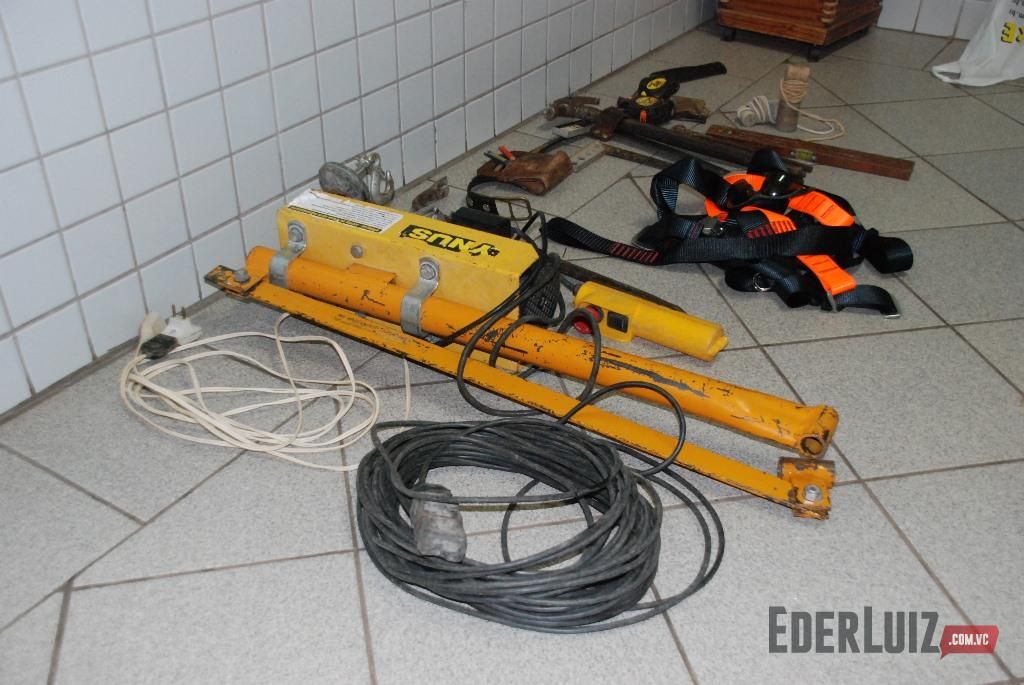 PM recupera equipamentos e veículo furtados