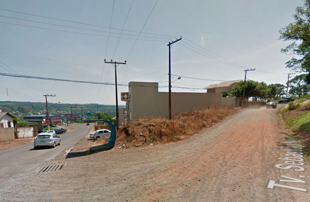 Rua do bairro Nossa Senhora de Lourdes está cheia de buracos