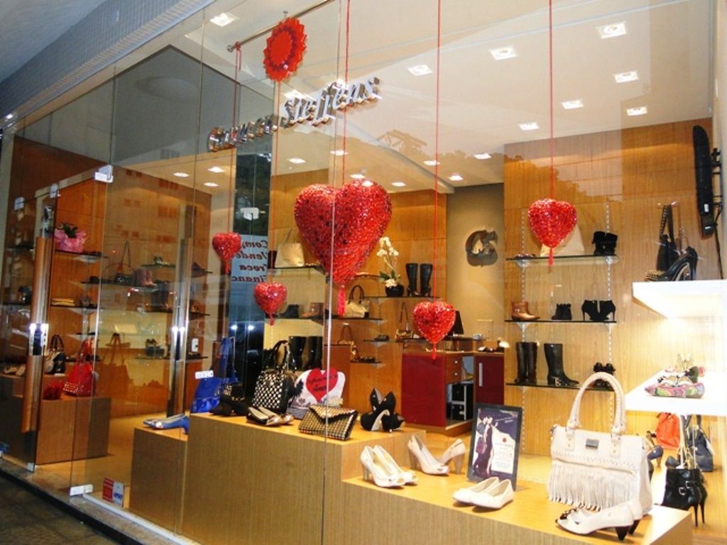 Loja Carmen Steffens com promoção no Outubro Rosa