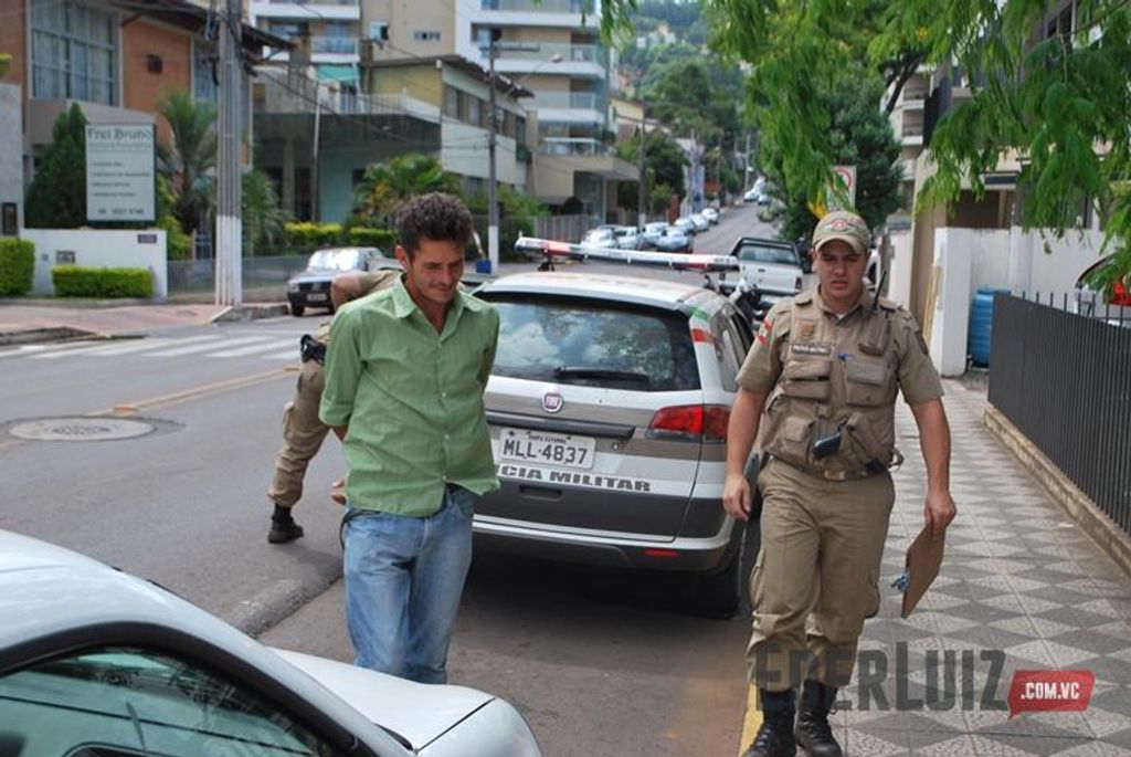 Polícia Militar apreende pé de maconha em Joaçaba