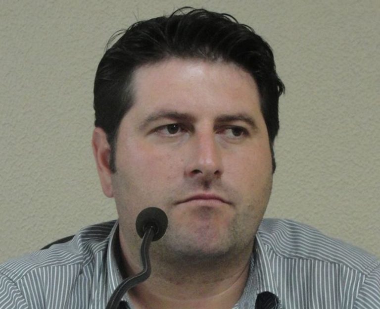 Prefeitura de Herval quer vender parte de rua. Presidente da câmara é contra