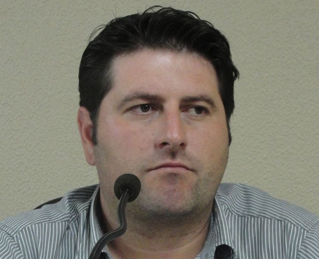 Prefeitura de Herval quer vender parte de rua. Presidente da câmara é contra