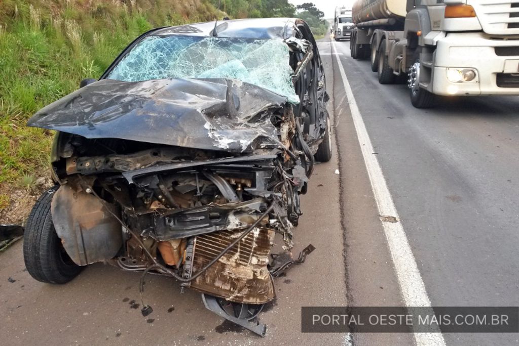 Acidente envolvendo veículo de Catanduvas mata uma pessoa na BR-282