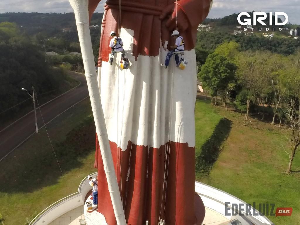 Frei Bruno está sendo pintado