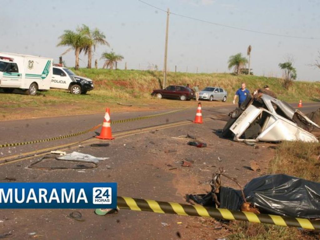 Caminhão de Água Doce se envolve em acidente com duas mortes no PR