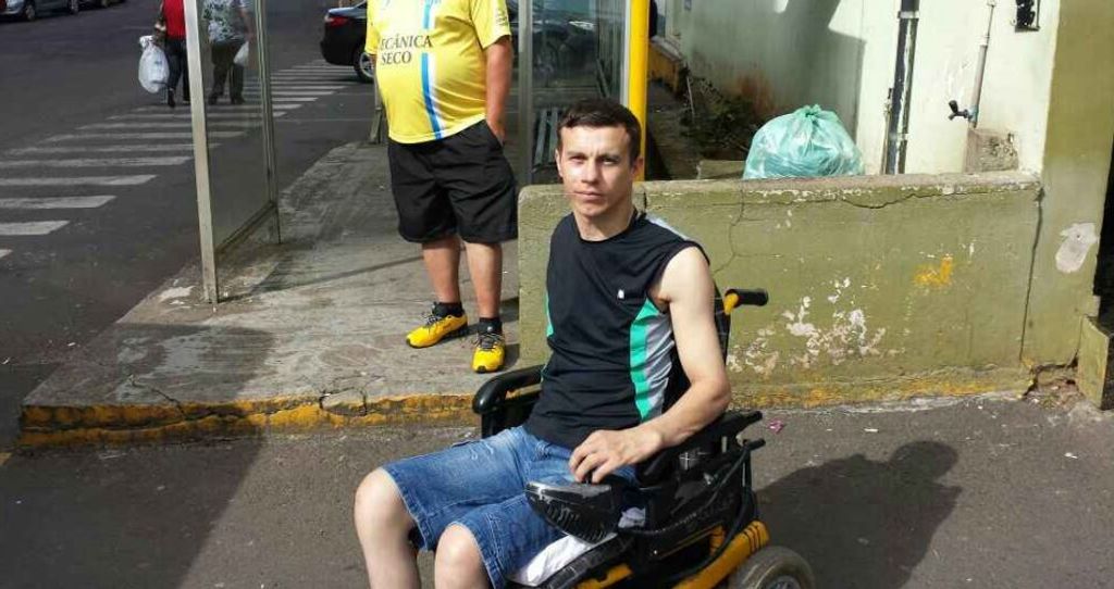 Cadeirante é deixado novamente sem transporte em Herval