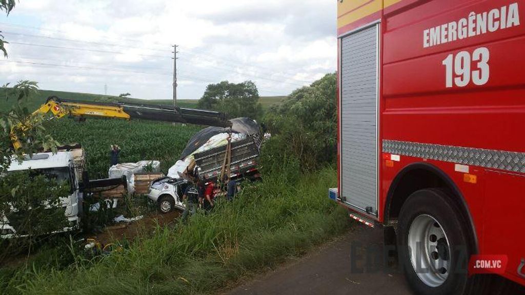 Acidente na BR-282 mata uma pessoa e deixa duas feridas