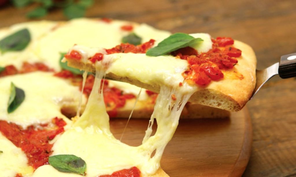 Capela da Gruta Nossa Senhora de Lourdes faz promoção de pizzas neste sábado, 08